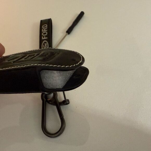 Ford Key Fob Keychain and Fob Case Cover in Black Leather NWT - Picture 4 of 8